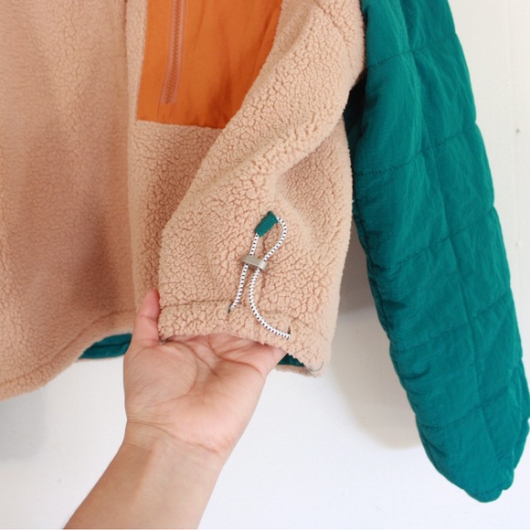 Veveret Colorblock Quilted Fleece Pullover - Picture 5 of 5